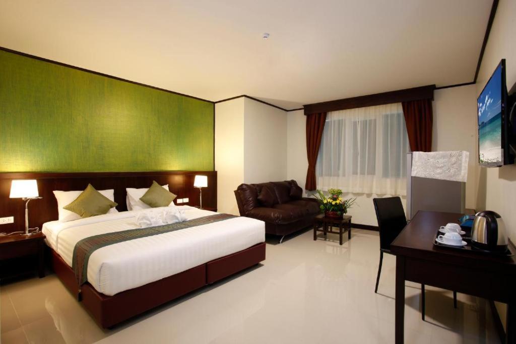 Orchid Resortel Patong Екстериор снимка