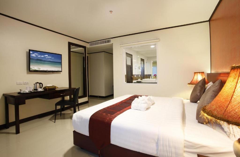 Orchid Resortel Patong Екстериор снимка