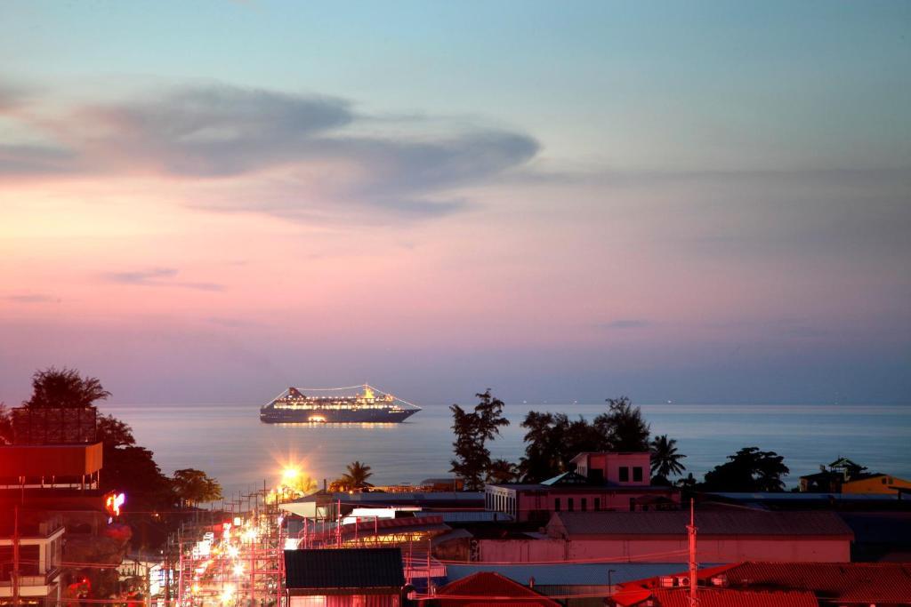 Orchid Resortel Patong Екстериор снимка